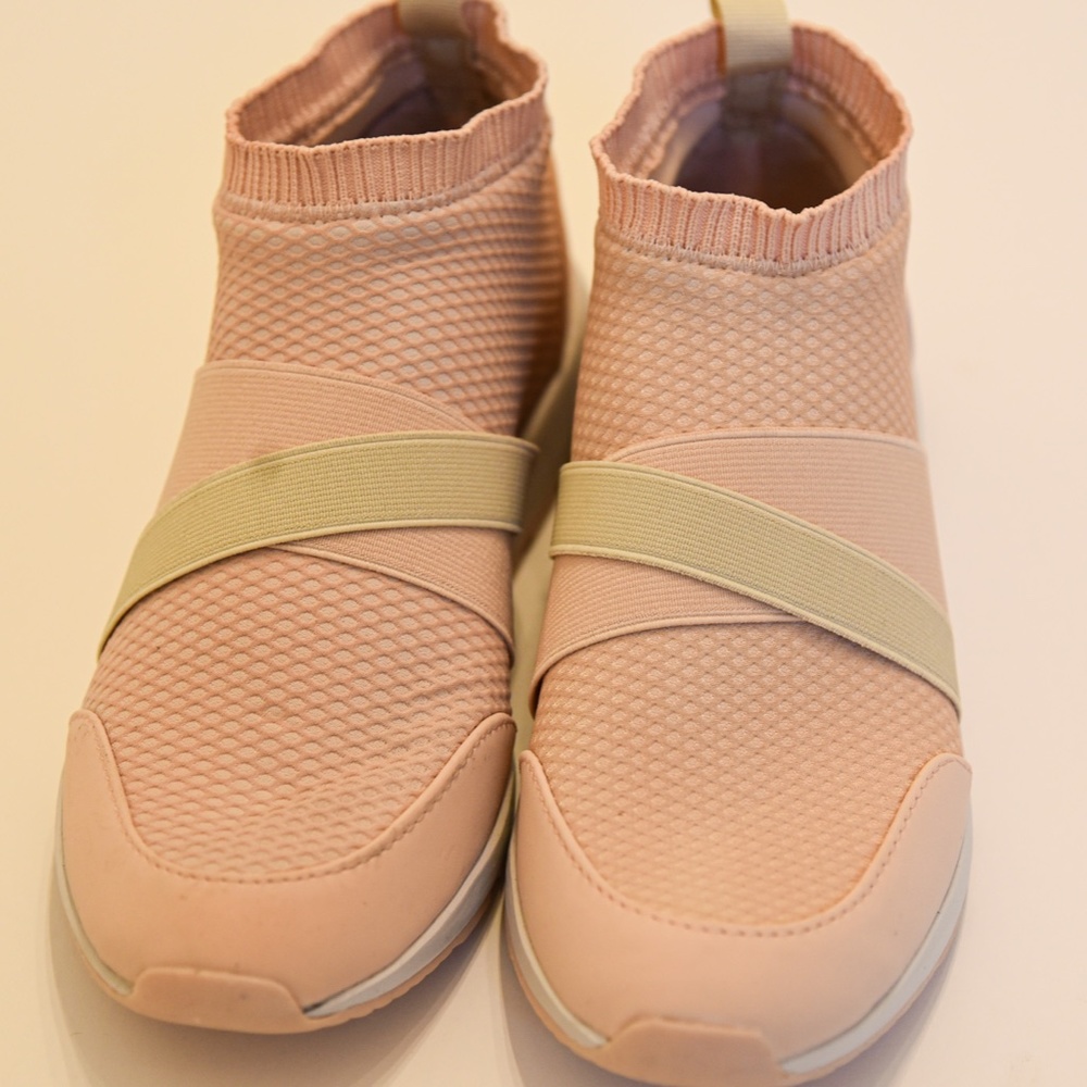 Pink Trainers with memory foam insoles brand new size 8 - Picture 3 of 4